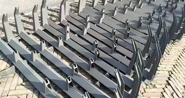 托辊支架的常见类型与作用